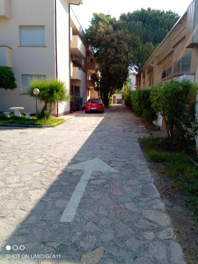 Caravel Appartamentini Lido di Camaiore Exteriör bild